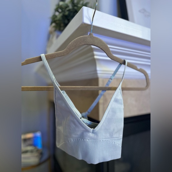 Used (Very Good Condition) - Lululemon Sports Awakening Bra Earl Grey - Picture 4 of 4